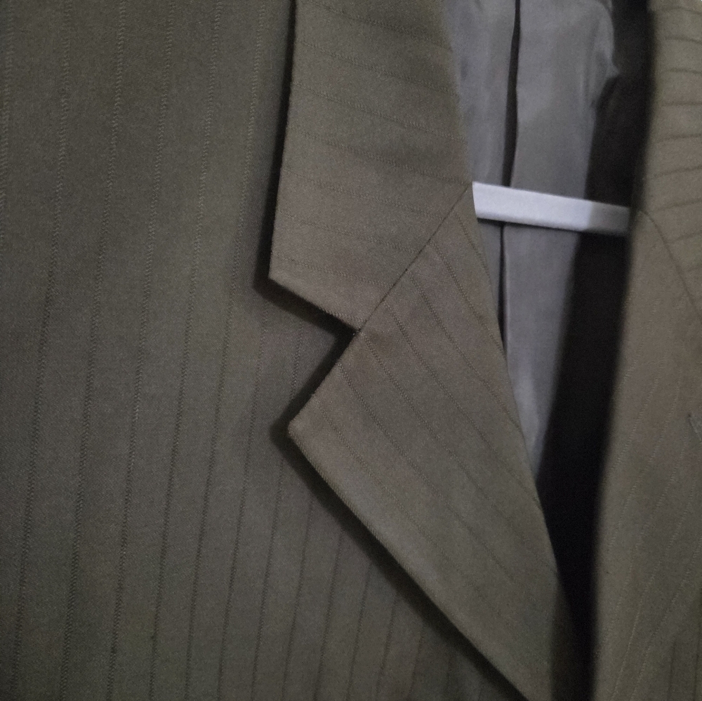 Luighi Balini Dark Olive Green Suit - Picture 8 of 14